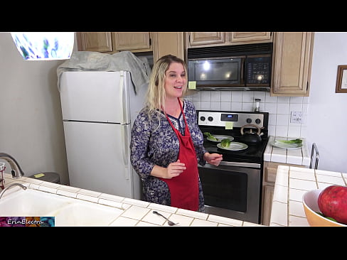 ❤️ Gigatasan siya ni stepmom sa kusina sa wala pa ang iyang date Porno sa ceb.hentaibar-com.ru ☑